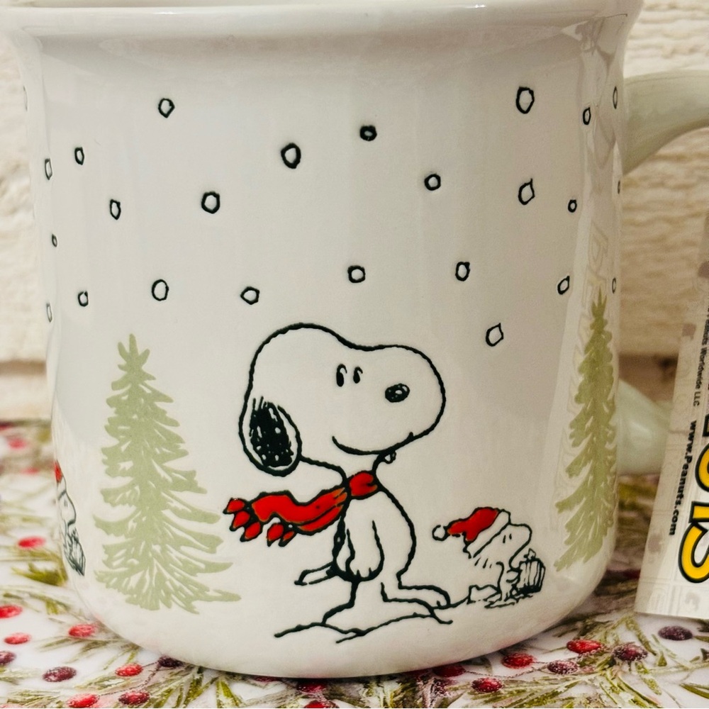 Peanuts SNOOPY Woodstock “HAPPY HOLIDAYS!” 21oz Stoneware Winter Coffee Mug NEW - Picture 2 of 12